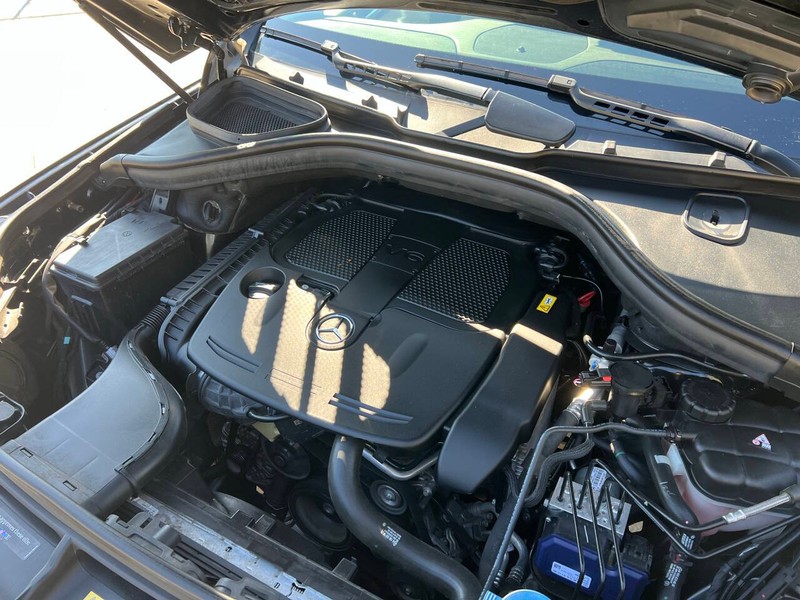 Mercedes-Benz GLE Vehicle Full-screen Gallery Image 33