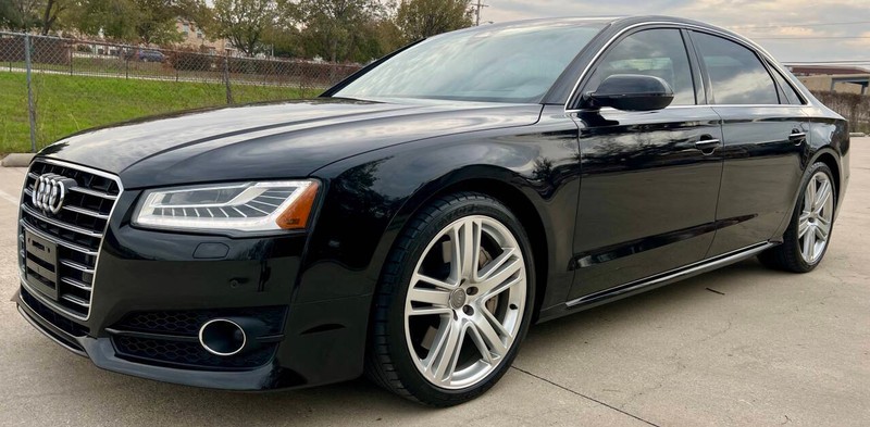 Audi A8 L Vehicle Full-screen Gallery Image 01