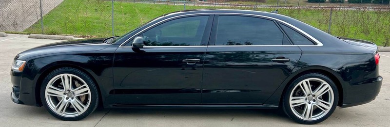 Audi A8 L Vehicle Full-screen Gallery Image 07