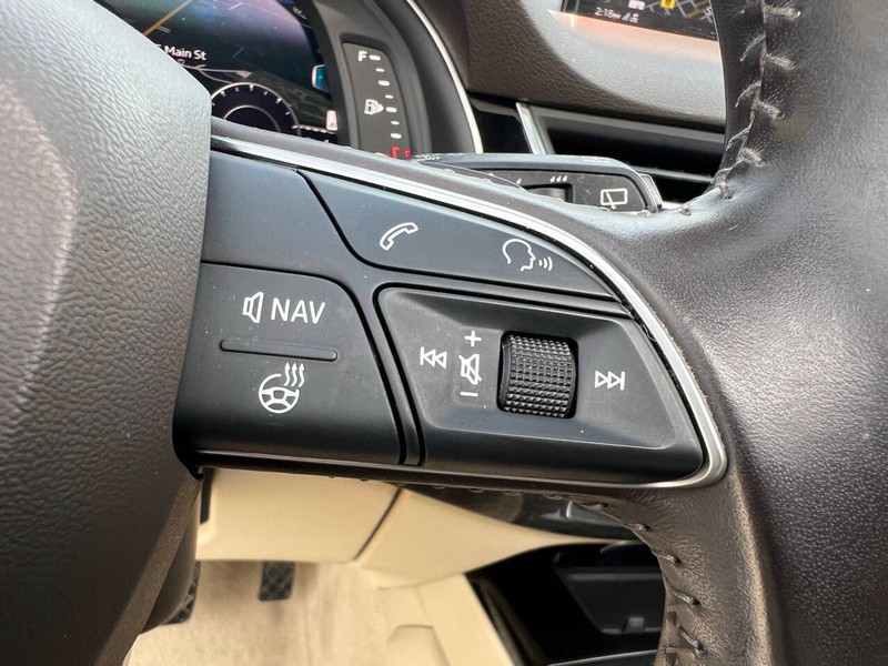 Audi Q7 Vehicle Full-screen Gallery Image 31