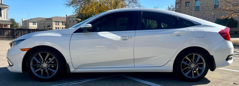 Honda Civic Sedan Vehicle Full-screen Gallery Image 02