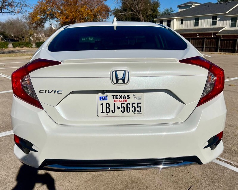 Honda Civic Sedan Vehicle Full-screen Gallery Image 04