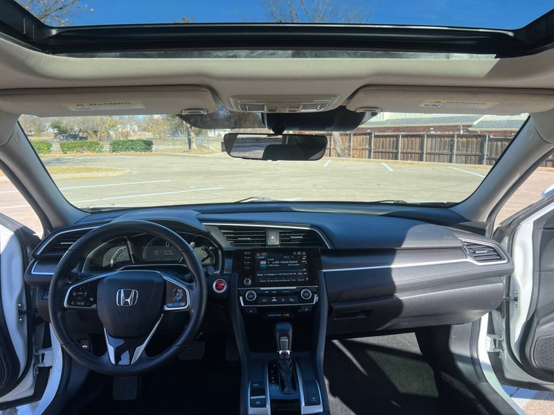 Honda Civic Sedan Vehicle Full-screen Gallery Image 10