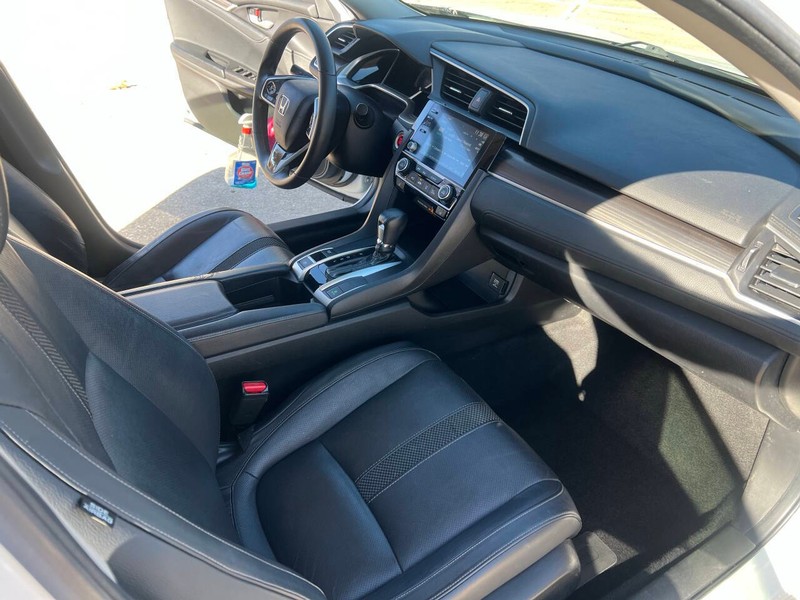 Honda Civic Sedan Vehicle Full-screen Gallery Image 16