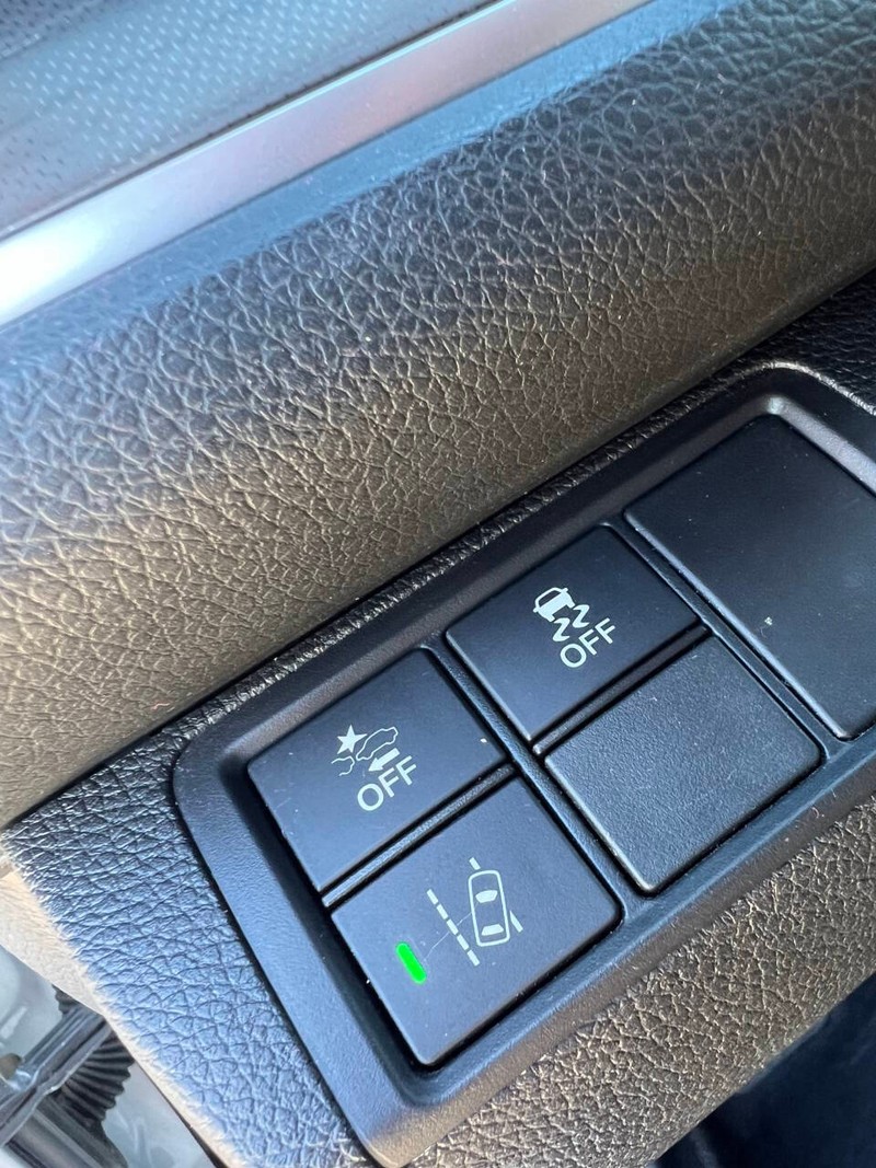 Honda Civic Sedan Vehicle Full-screen Gallery Image 18