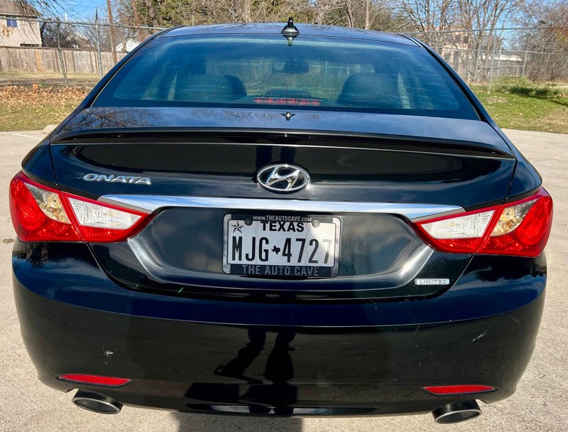 Hyundai Sonata Vehicle Full-screen Gallery Image 04