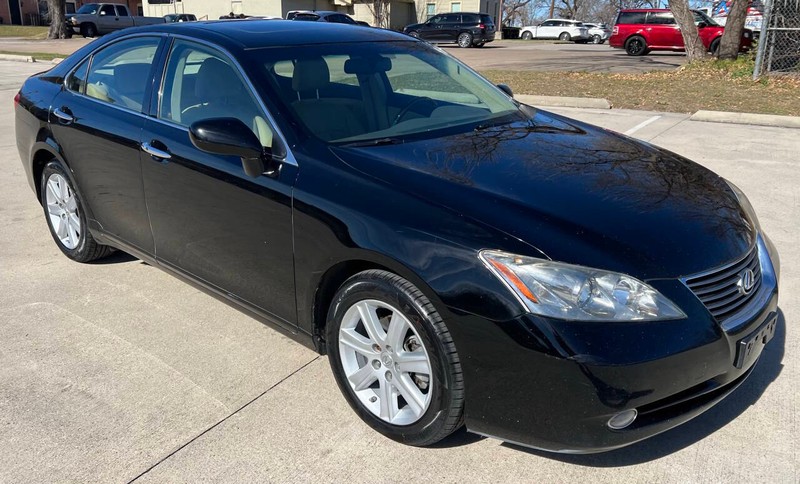 Lexus ES 350 Vehicle Full-screen Gallery Image 03