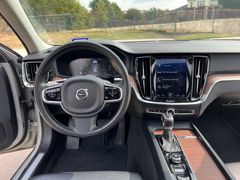 Volvo S60 Vehicle Full-screen Gallery Image 22