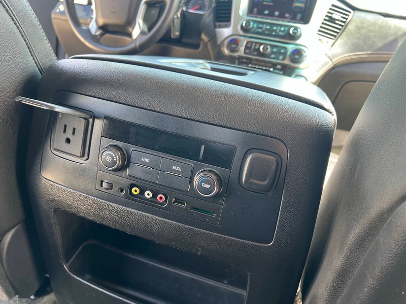 Chevrolet Tahoe Vehicle Full-screen Gallery Image 17