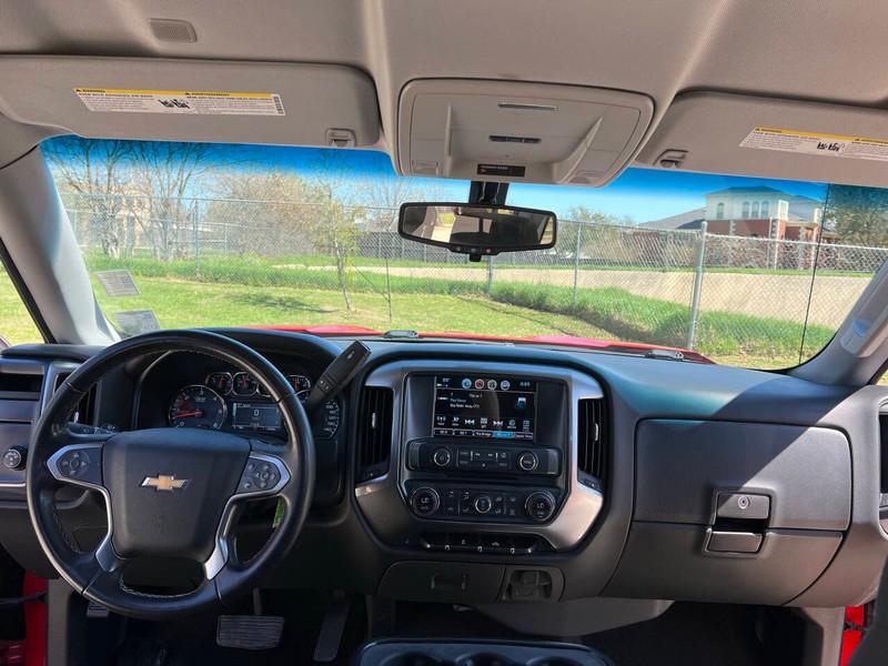 Chevrolet Silverado 1500 Vehicle Full-screen Gallery Image 15