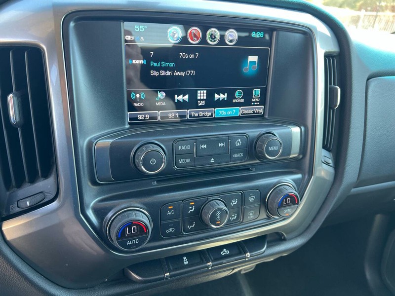 Chevrolet Silverado 1500 Vehicle Full-screen Gallery Image 17