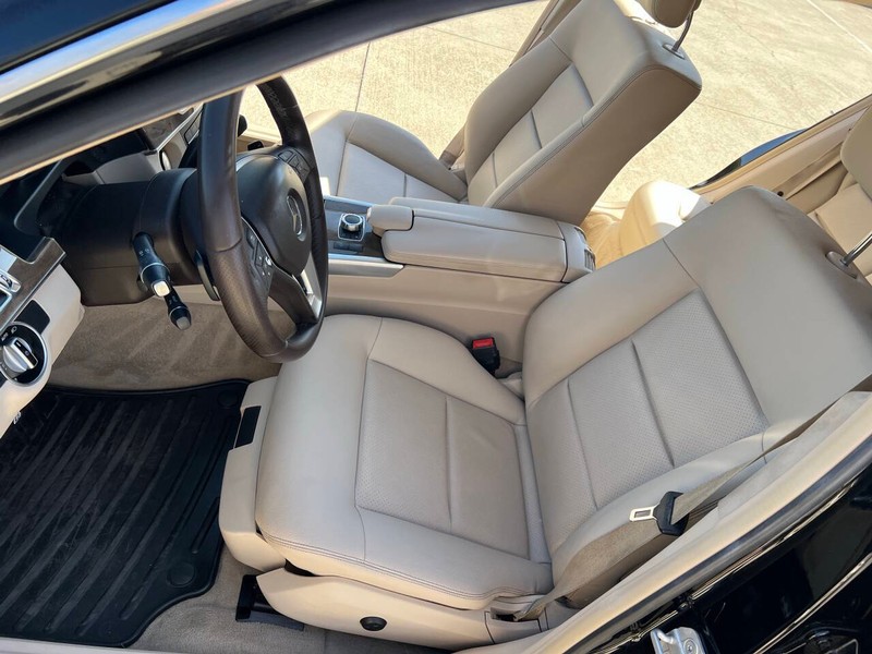 Mercedes-Benz E-Class Vehicle Full-screen Gallery Image 14