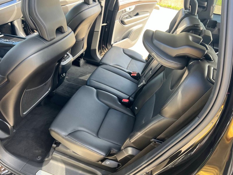 Volvo XC90 Vehicle Full-screen Gallery Image 15