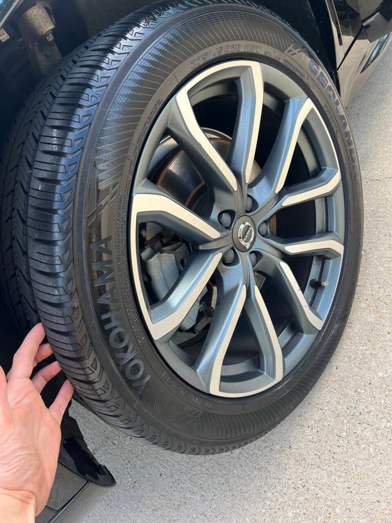 Volvo XC90 Vehicle Full-screen Gallery Image 22