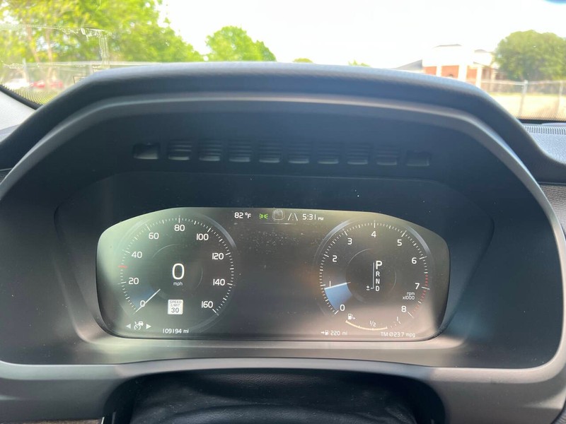 Volvo XC90 Vehicle Full-screen Gallery Image 24