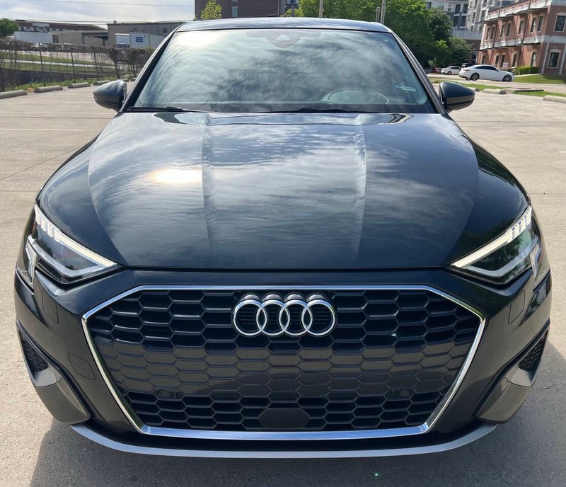 Audi A3 Vehicle Full-screen Gallery Image 02