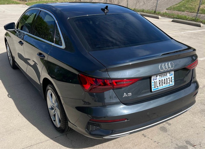 Audi A3 Vehicle Full-screen Gallery Image 05