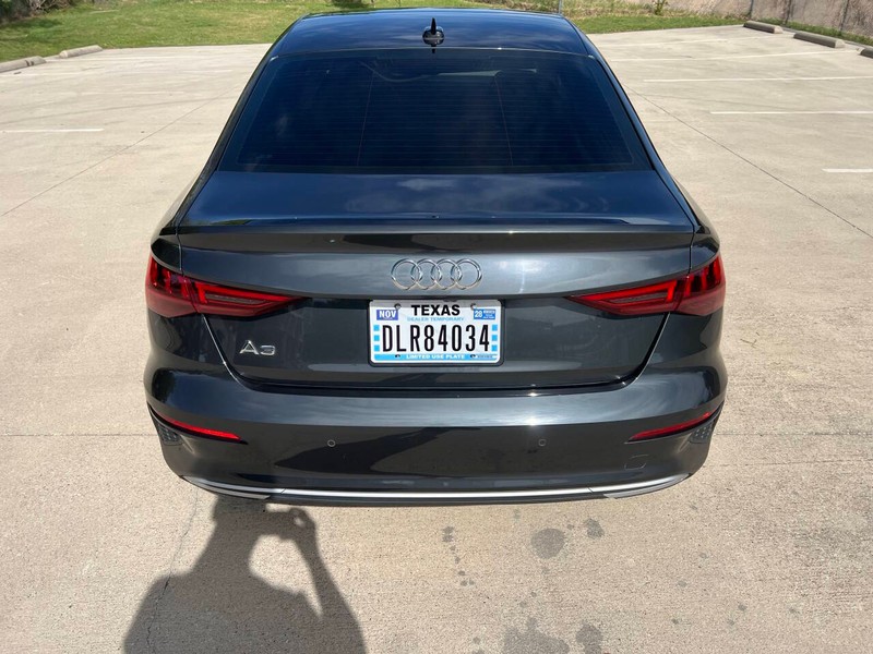 Audi A3 Vehicle Full-screen Gallery Image 06