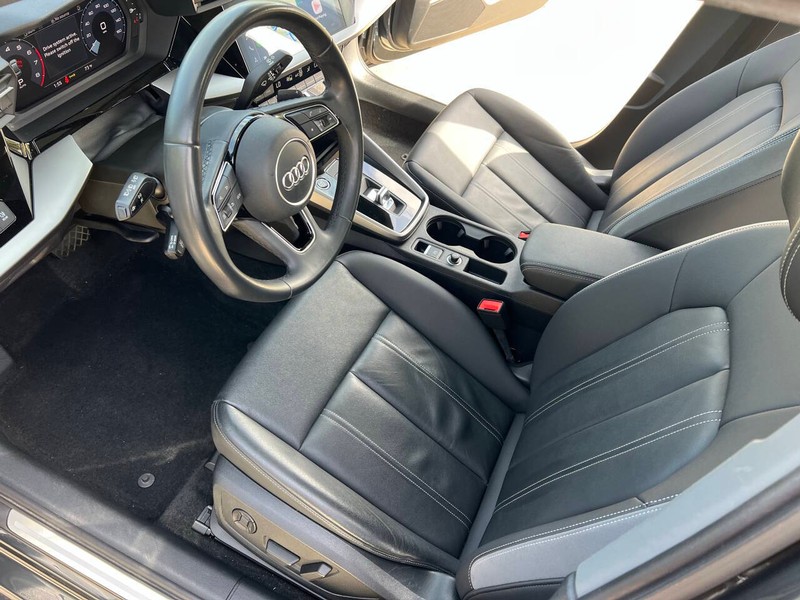 Audi A3 Vehicle Full-screen Gallery Image 08