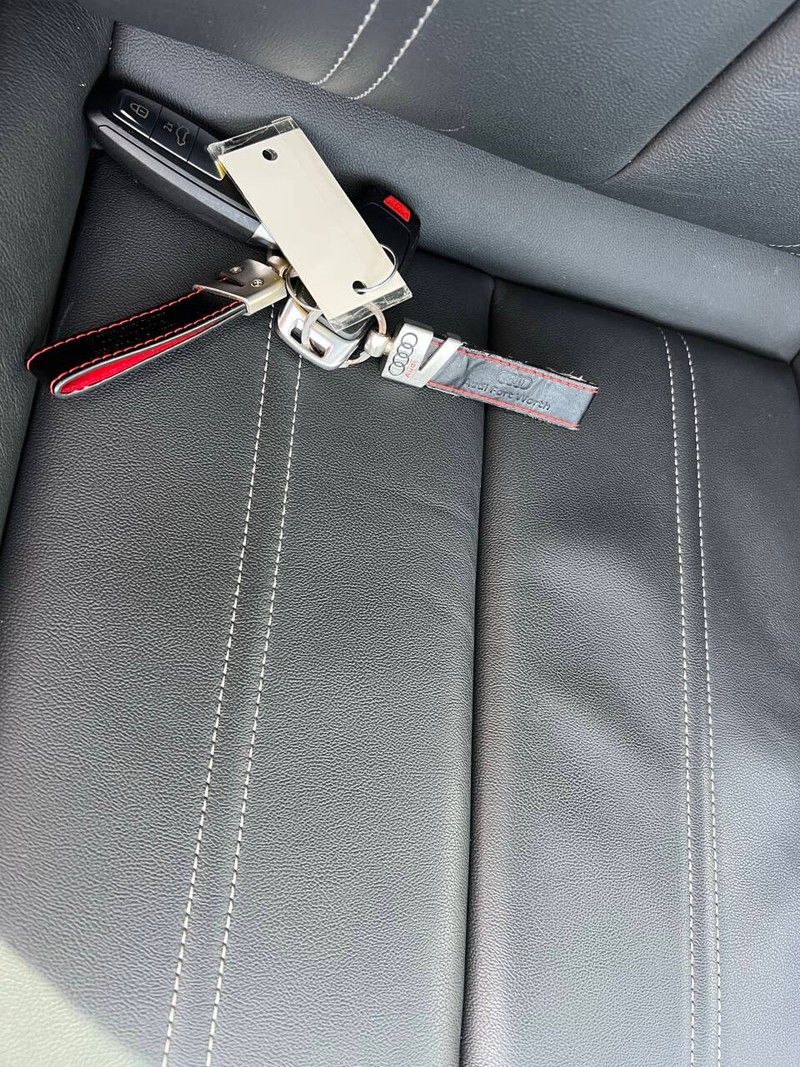 Audi A3 Vehicle Full-screen Gallery Image 12