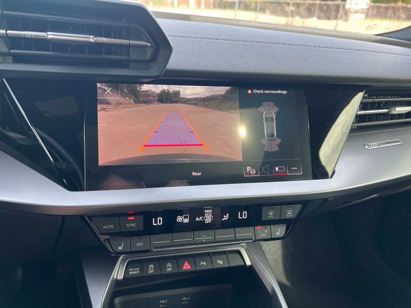 Audi A3 Vehicle Full-screen Gallery Image 16