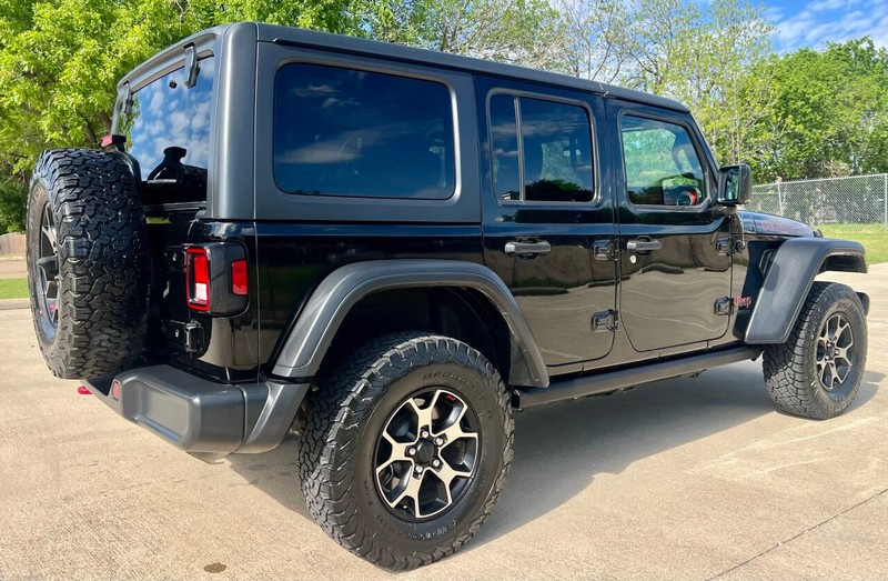 Jeep Wrangler Unlimited Vehicle Full-screen Gallery Image 05