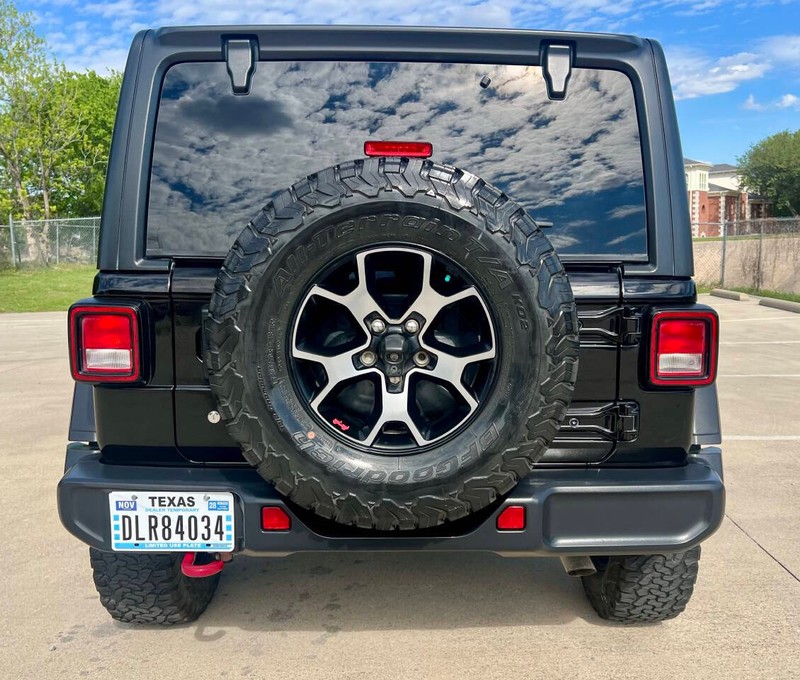 Jeep Wrangler Unlimited Vehicle Full-screen Gallery Image 06