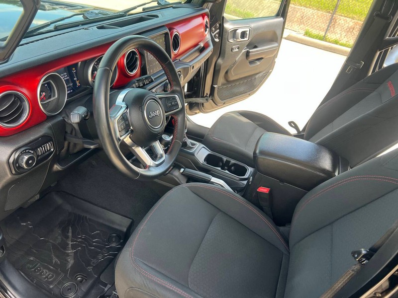 Jeep Wrangler Unlimited Vehicle Full-screen Gallery Image 13