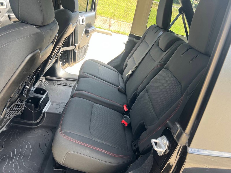 Jeep Wrangler Unlimited Vehicle Full-screen Gallery Image 14