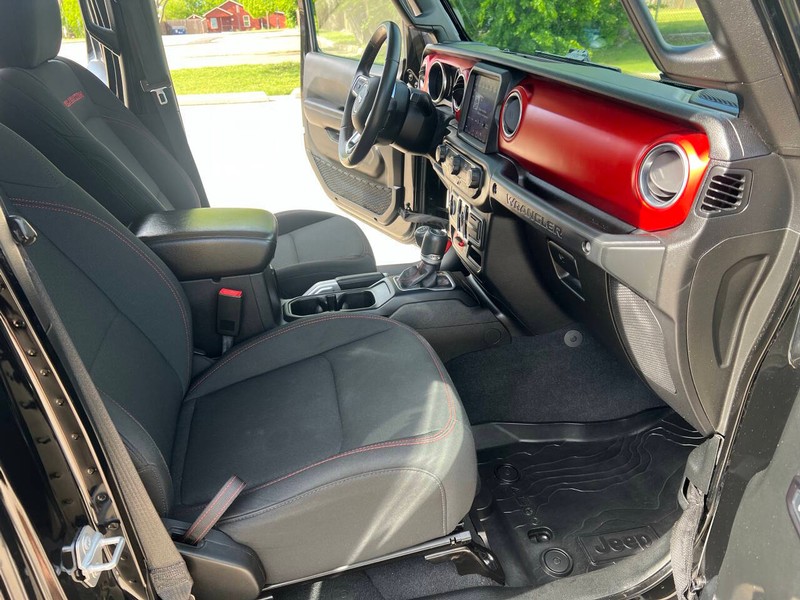 Jeep Wrangler Unlimited Vehicle Full-screen Gallery Image 15