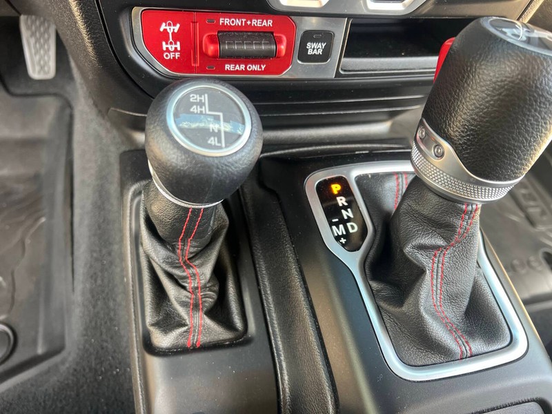 Jeep Wrangler Unlimited Vehicle Full-screen Gallery Image 21