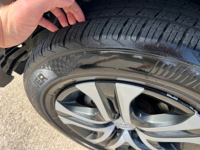 Toyota RAV4 Vehicle Full-screen Gallery Image 06