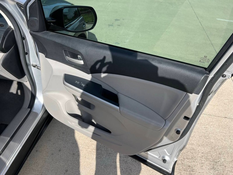 Honda CR-V Vehicle Full-screen Gallery Image 12