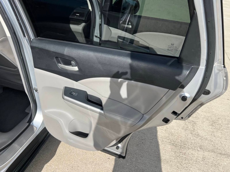 Honda CR-V Vehicle Full-screen Gallery Image 13