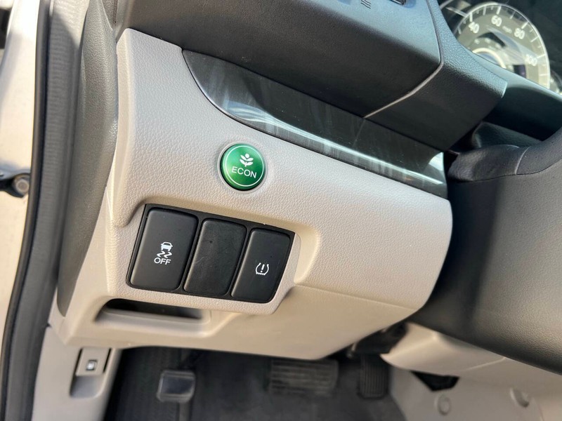 Honda CR-V Vehicle Full-screen Gallery Image 21