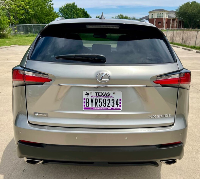 Lexus NX 200t Vehicle Full-screen Gallery Image 06