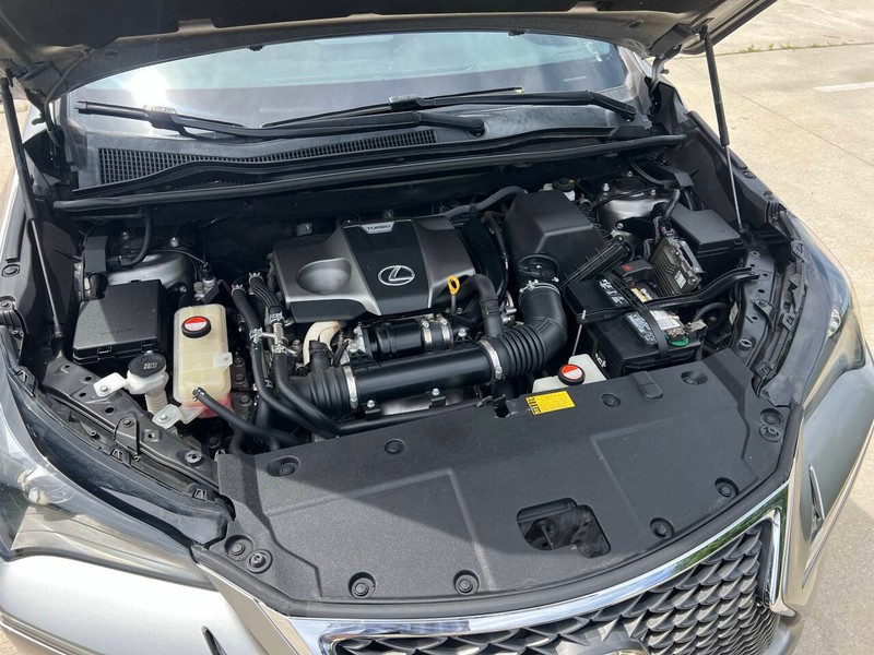 Lexus NX 200t Vehicle Full-screen Gallery Image 08