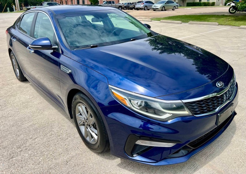 Kia Optima Vehicle Full-screen Gallery Image 03