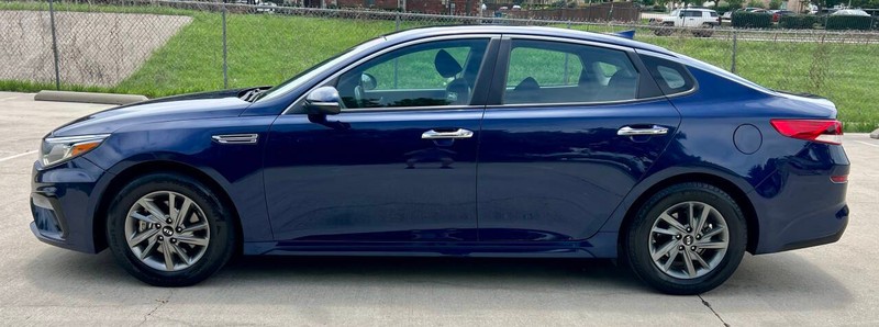 Kia Optima Vehicle Full-screen Gallery Image 04