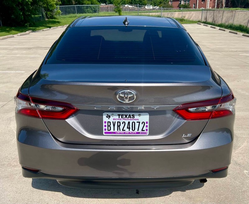 Toyota Camry Vehicle Full-screen Gallery Image 04