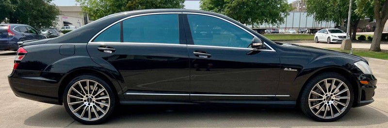 Mercedes-Benz S-Class Vehicle Full-screen Gallery Image 07