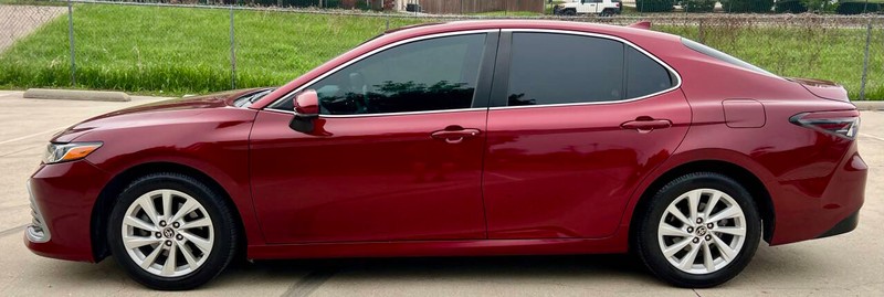 Toyota Camry Vehicle Full-screen Gallery Image 02