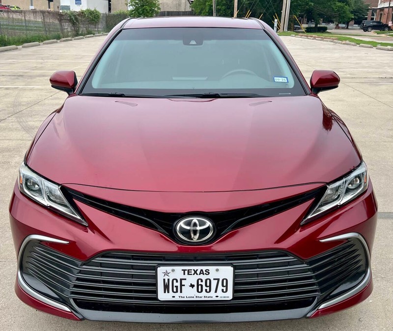 Toyota Camry Vehicle Full-screen Gallery Image 08