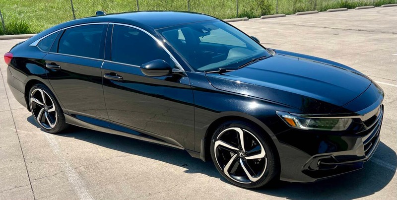 Honda Accord Sedan Vehicle Full-screen Gallery Image 02