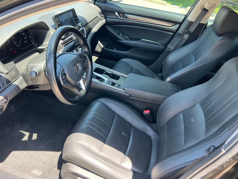 Honda Accord Sedan Vehicle Full-screen Gallery Image 12