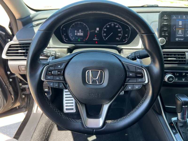 Honda Accord Sedan Vehicle Full-screen Gallery Image 15