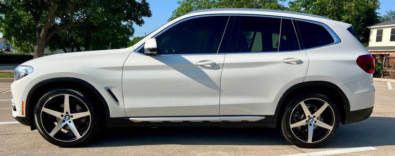BMW X3 Vehicle Full-screen Gallery Image 08