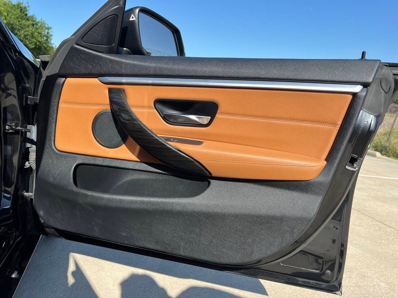 BMW 4 Series Vehicle Full-screen Gallery Image 09