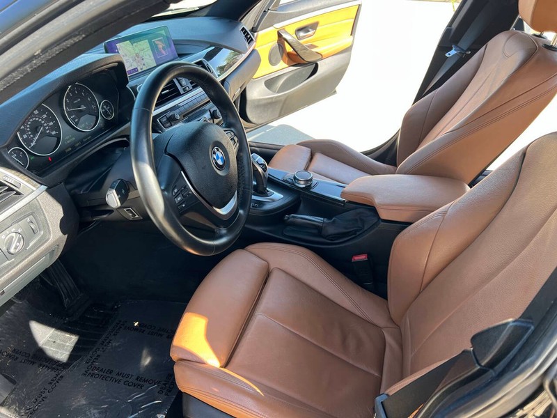 BMW 4 Series Vehicle Full-screen Gallery Image 11