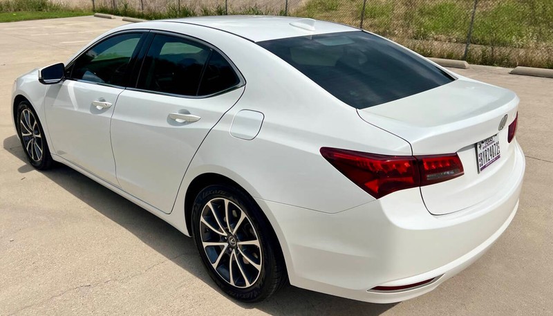 Acura TLX Vehicle Full-screen Gallery Image 03